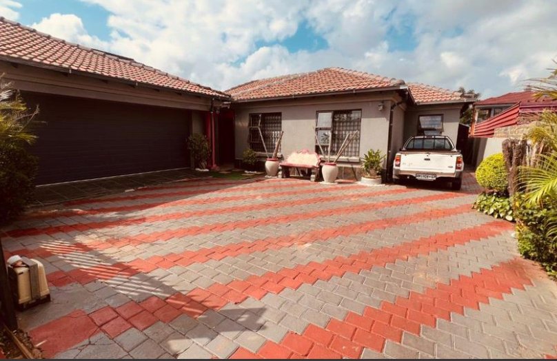 3 Bedroom Property for Sale in The Orchards Gauteng