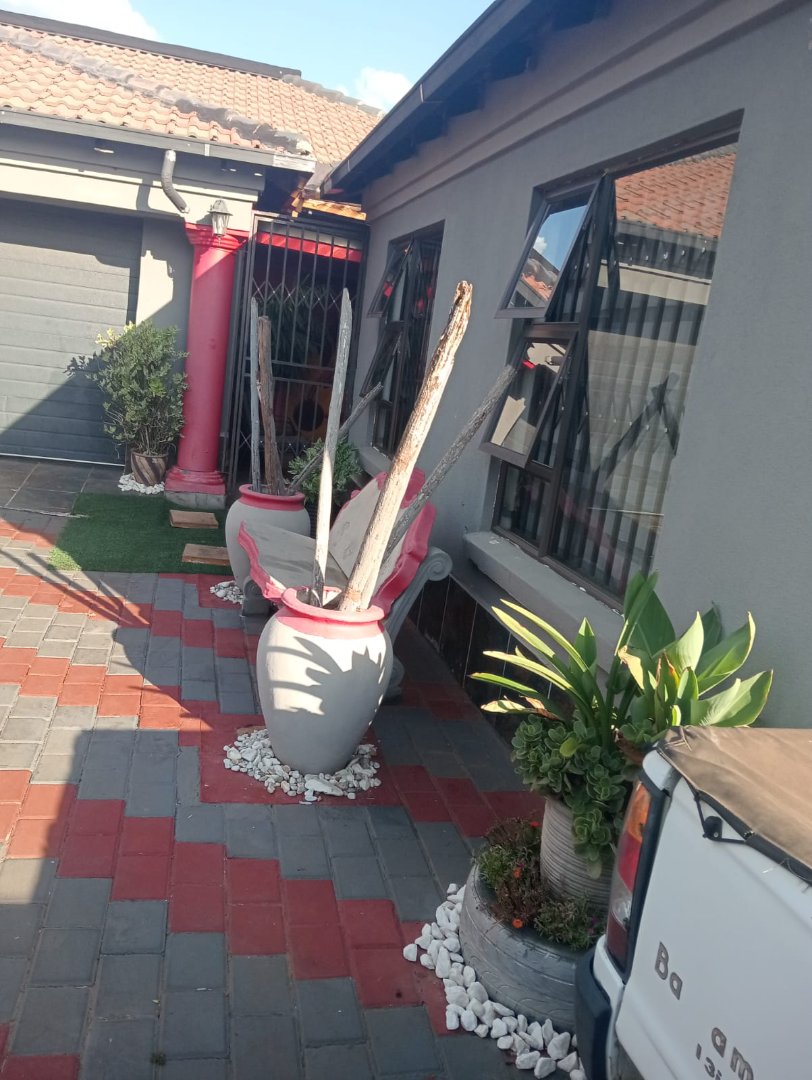 3 Bedroom Property for Sale in The Orchards Gauteng