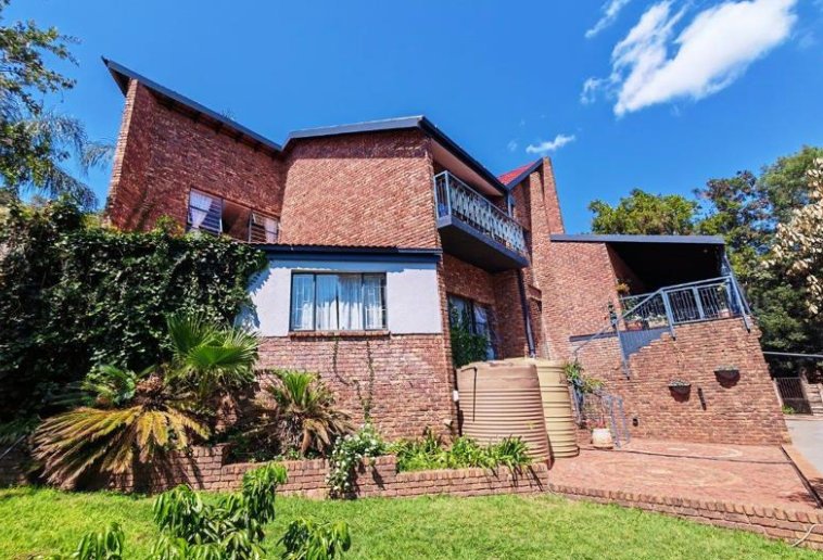 6 Bedroom Property for Sale in Florauna Gauteng