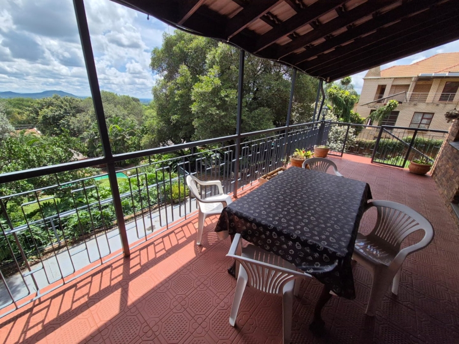 6 Bedroom Property for Sale in Florauna Gauteng