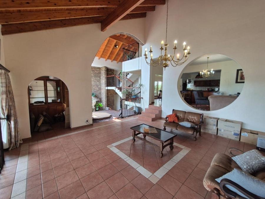 6 Bedroom Property for Sale in Florauna Gauteng