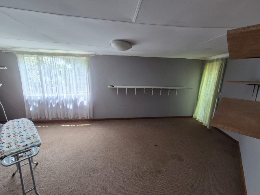 6 Bedroom Property for Sale in Florauna Gauteng