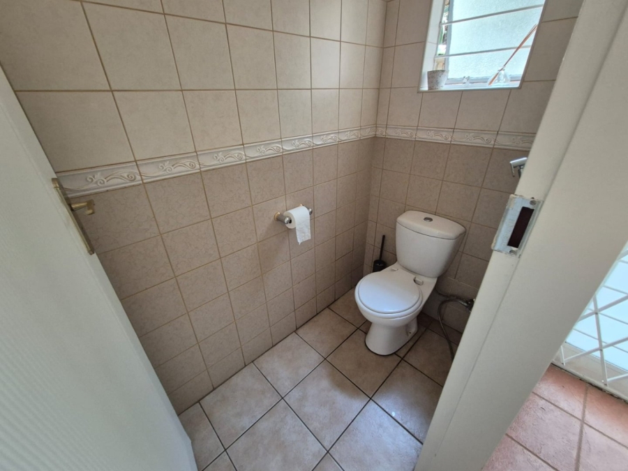 6 Bedroom Property for Sale in Florauna Gauteng
