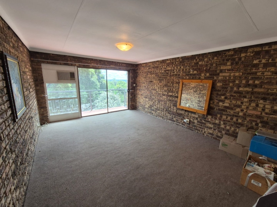 6 Bedroom Property for Sale in Florauna Gauteng
