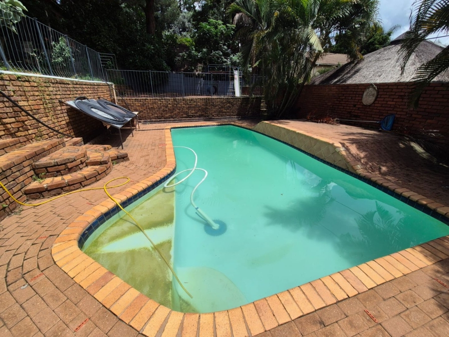 6 Bedroom Property for Sale in Florauna Gauteng