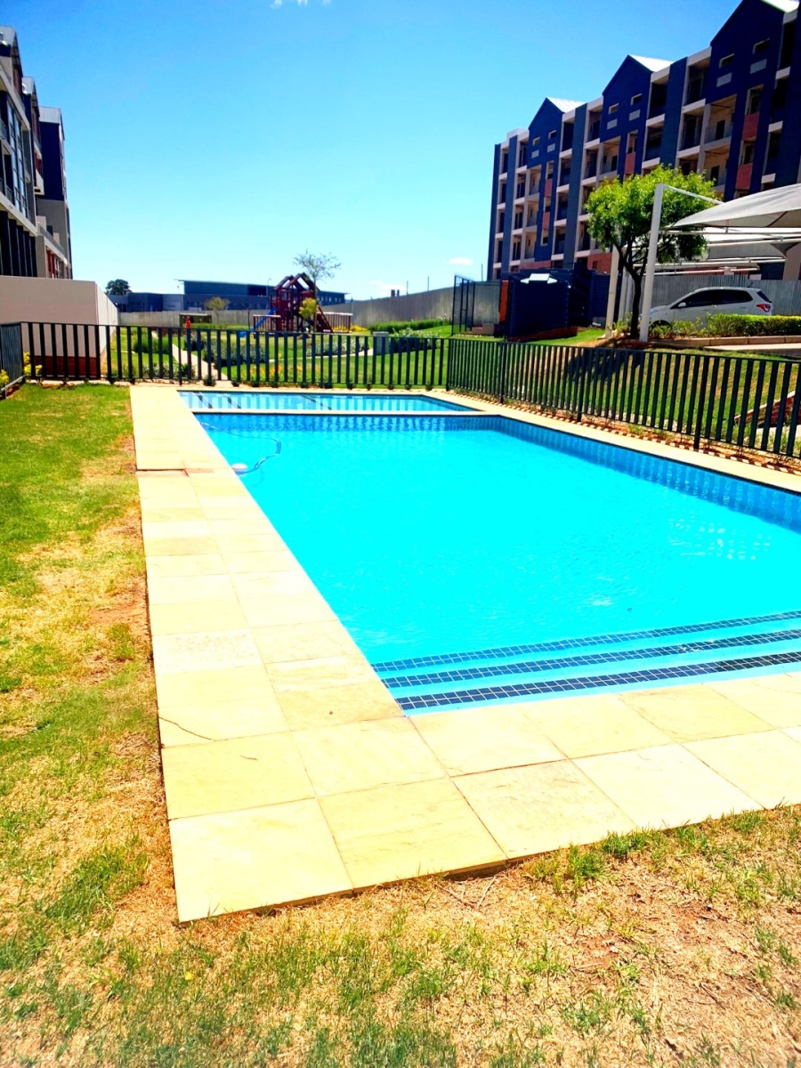 To Let 2 Bedroom Property for Rent in Greenstone Hill Gauteng