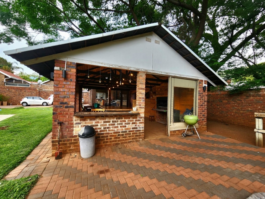 5 Bedroom Property for Sale in Wonderboom Gauteng