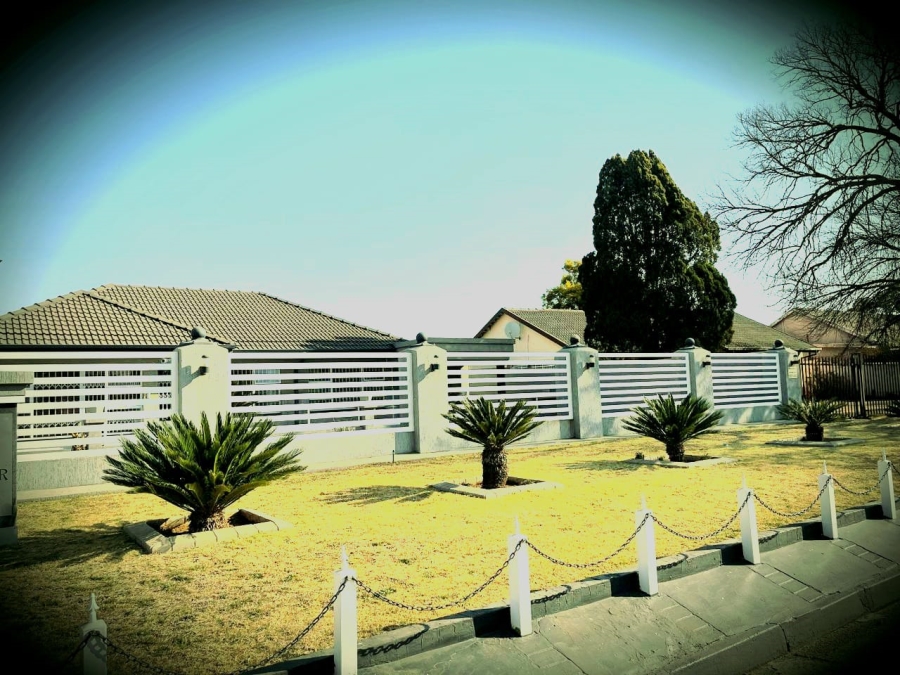 4 Bedroom Property for Sale in Arcon Park Gauteng