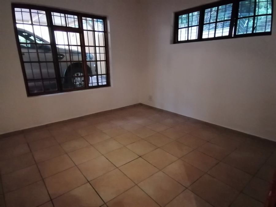 To Let 2 Bedroom Property for Rent in Craighall Park Gauteng