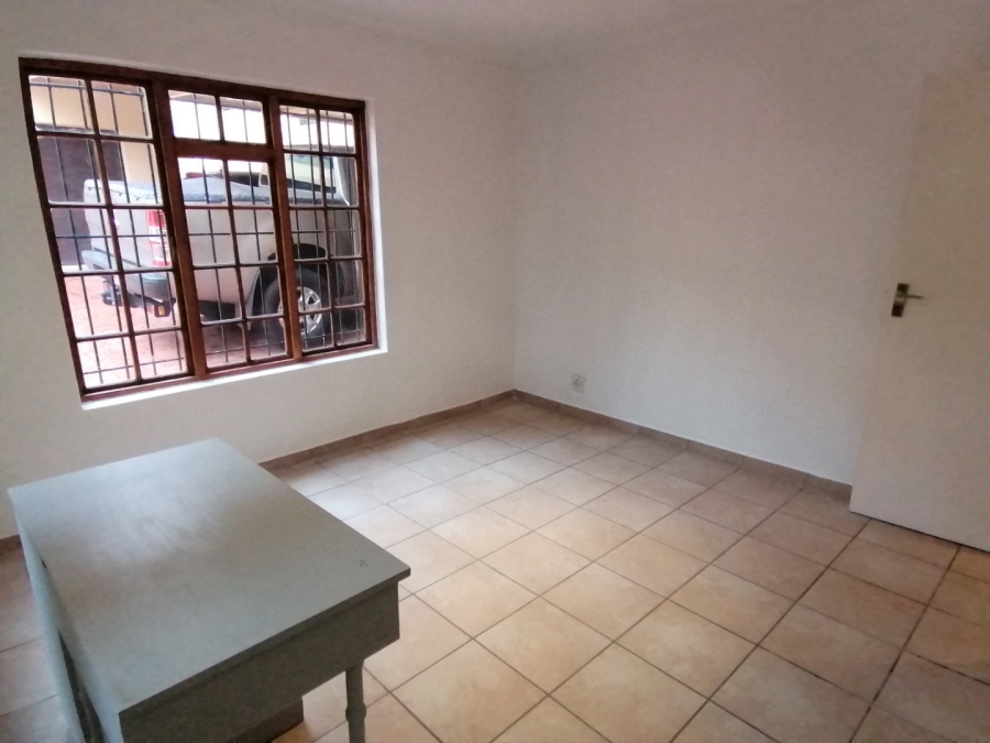 To Let 2 Bedroom Property for Rent in Craighall Park Gauteng