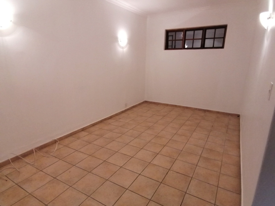 To Let 2 Bedroom Property for Rent in Craighall Park Gauteng