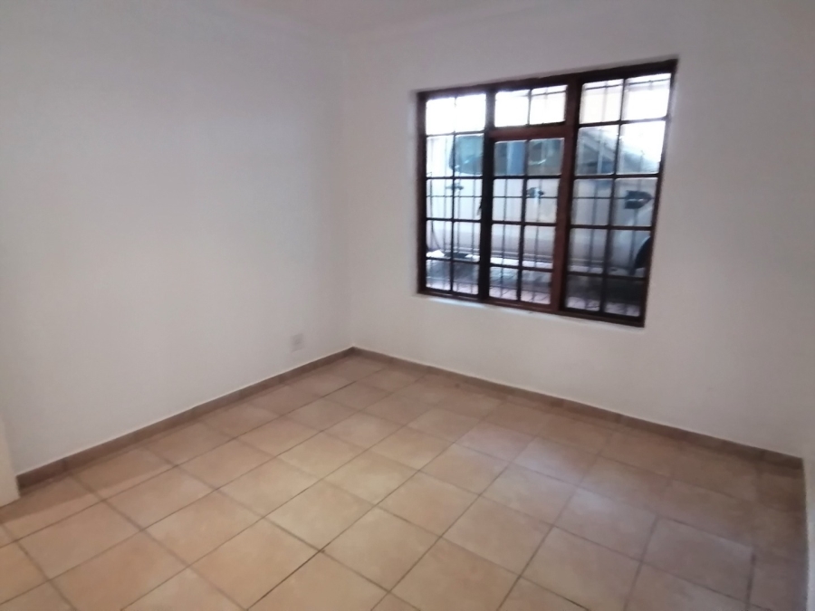 To Let 2 Bedroom Property for Rent in Craighall Park Gauteng