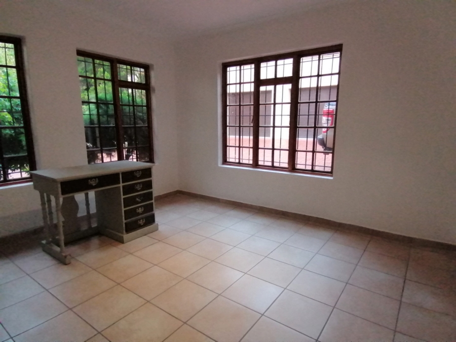 To Let 2 Bedroom Property for Rent in Craighall Park Gauteng