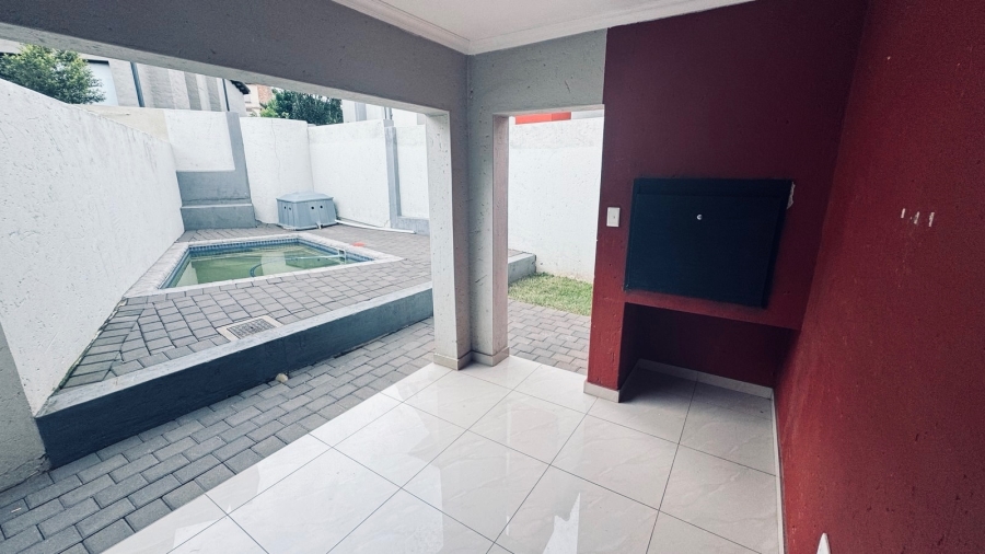 3 Bedroom Property for Sale in Olympus AH Gauteng