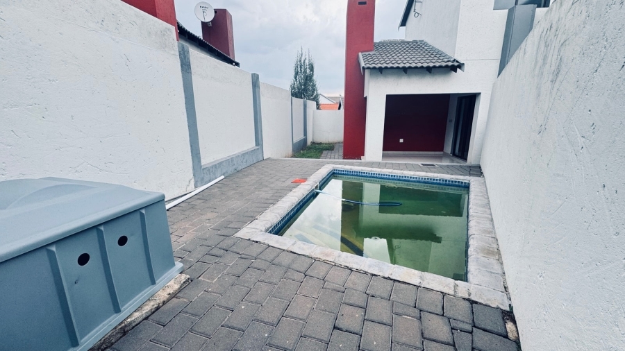 3 Bedroom Property for Sale in Olympus AH Gauteng