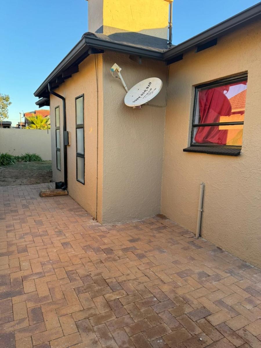 To Let 3 Bedroom Property for Rent in Dawn Park Gauteng