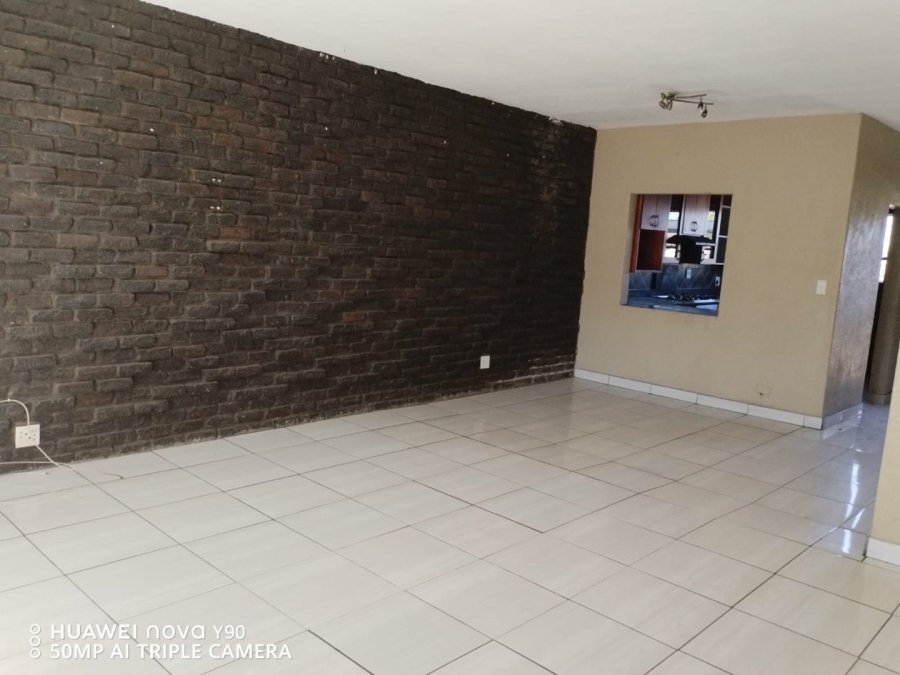 To Let 3 Bedroom Property for Rent in Lilianton Gauteng