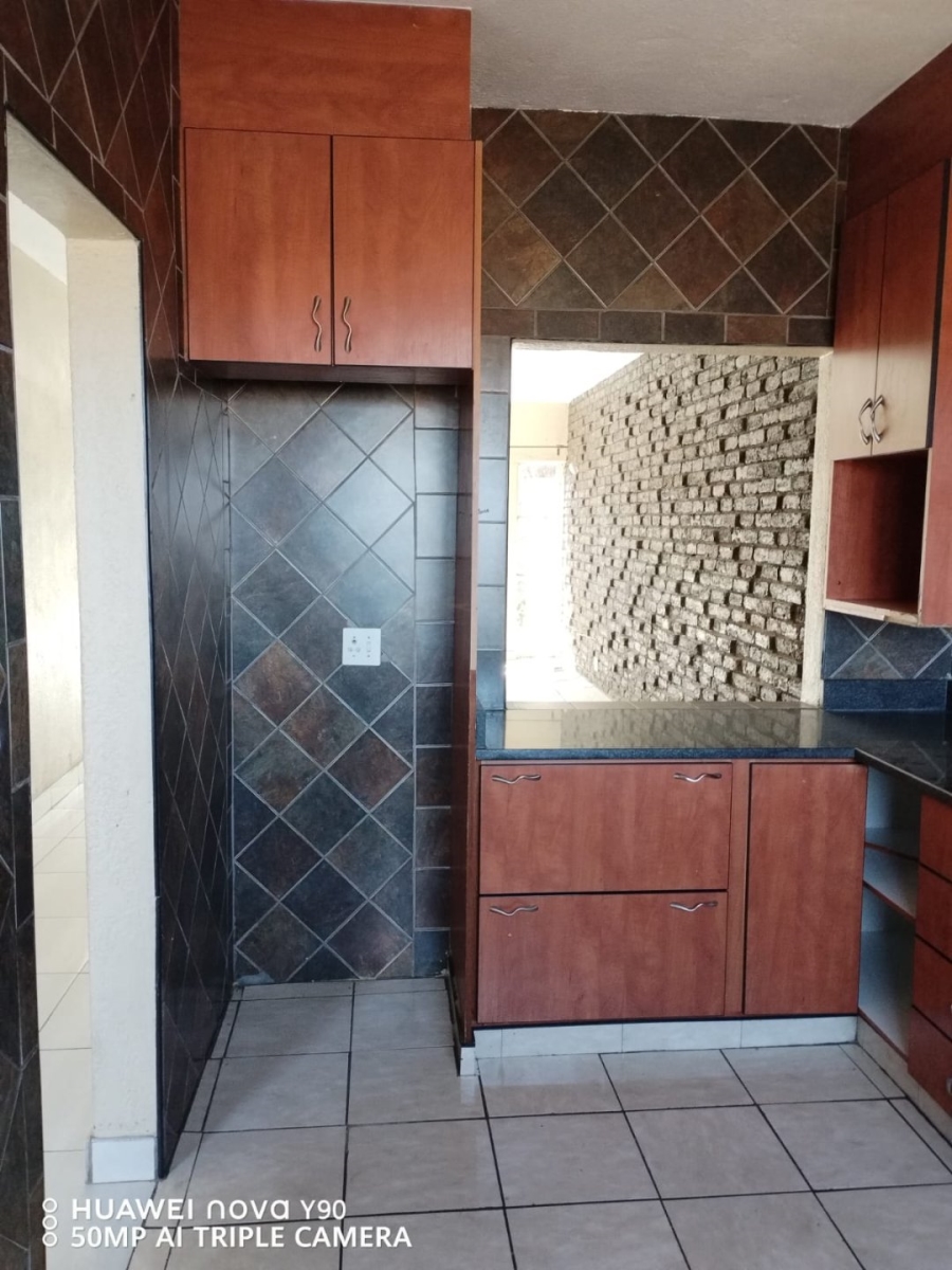 To Let 3 Bedroom Property for Rent in Lilianton Gauteng