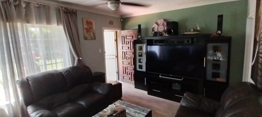 4 Bedroom Property for Sale in Meyerton Central Gauteng