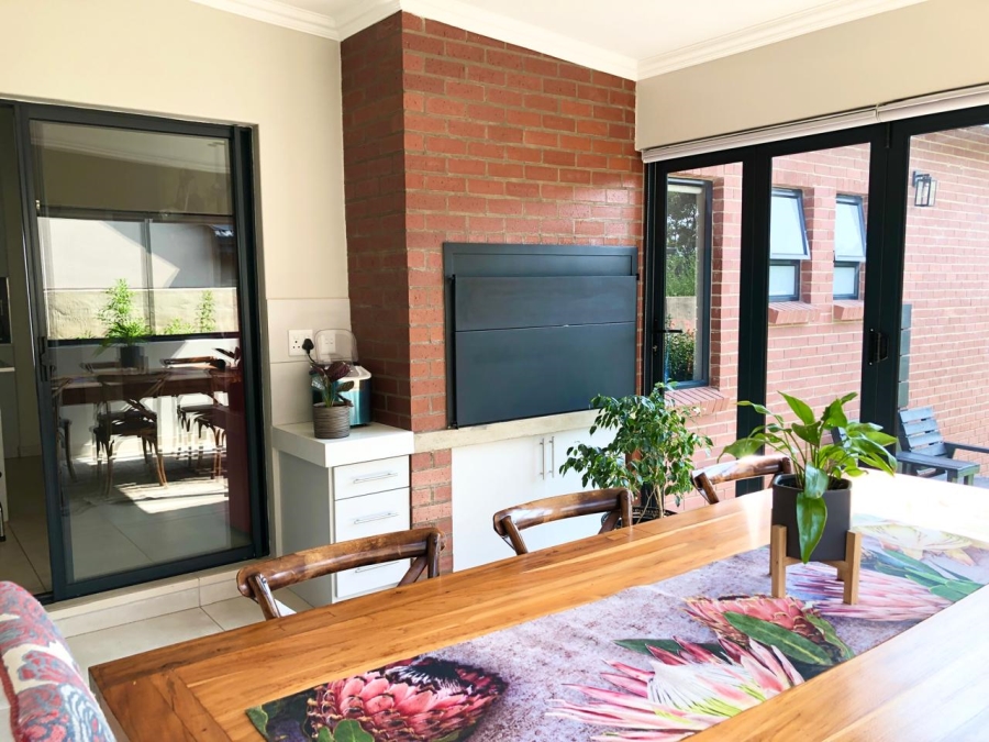 4 Bedroom Property for Sale in Heritage Hill Gauteng