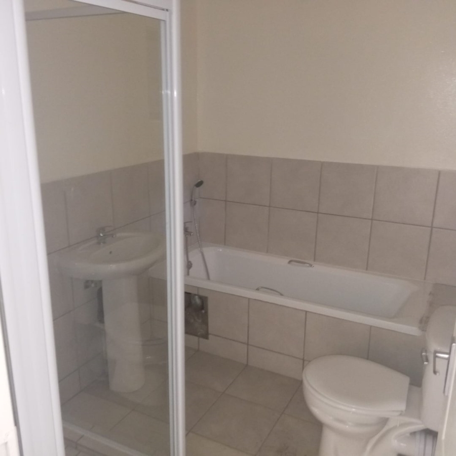 To Let 2 Bedroom Property for Rent in Cloverdene Gauteng