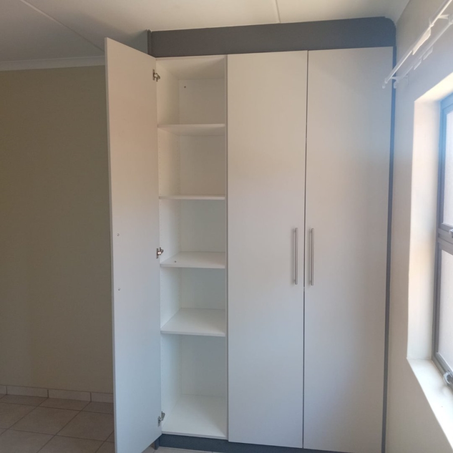 To Let 2 Bedroom Property for Rent in Cloverdene Gauteng