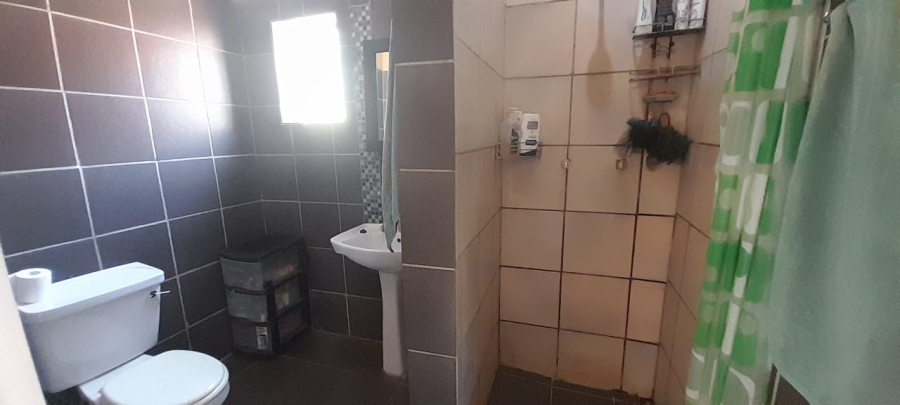 To Let 2 Bedroom Property for Rent in Elardus Park Gauteng