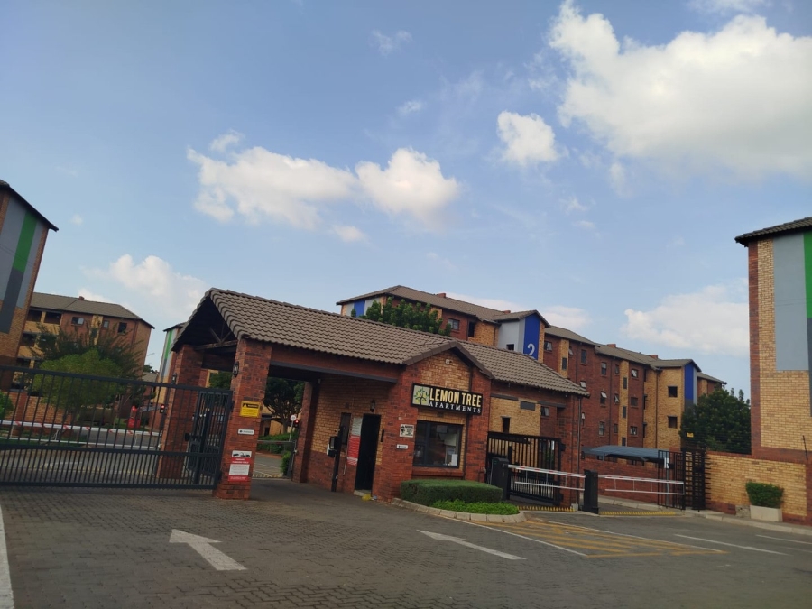 2 Bedroom Property for Sale in La Montagne Gauteng