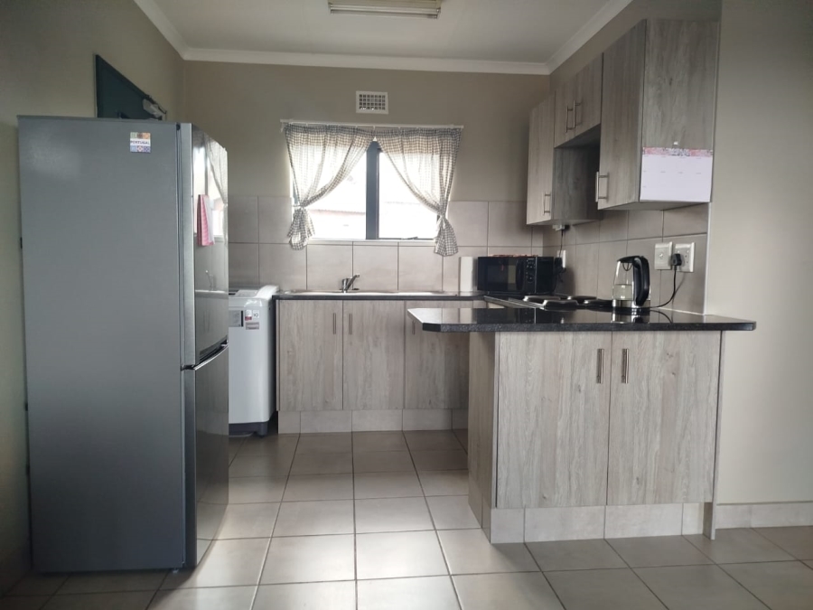 2 Bedroom Property for Sale in La Montagne Gauteng