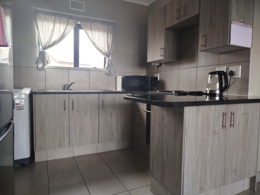 2 Bedroom Property for Sale in La Montagne Gauteng