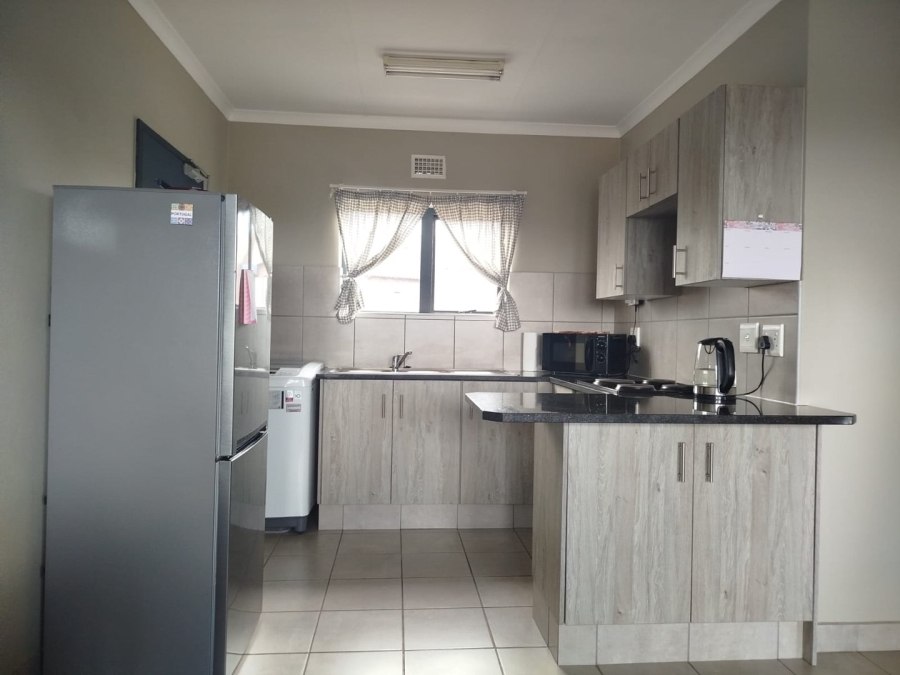 2 Bedroom Property for Sale in La Montagne Gauteng