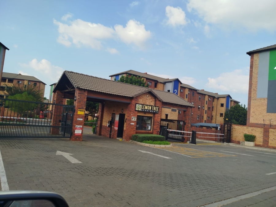 2 Bedroom Property for Sale in La Montagne Gauteng