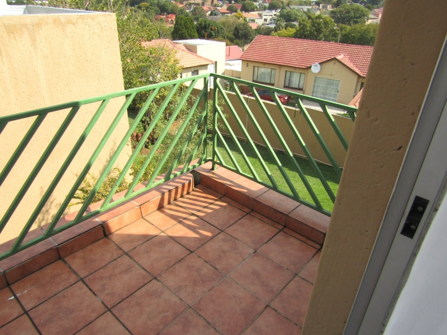 2 Bedroom Property for Sale in Winchester Hills Gauteng
