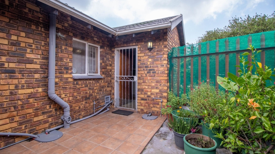 3 Bedroom Property for Sale in Bonaero Park Gauteng