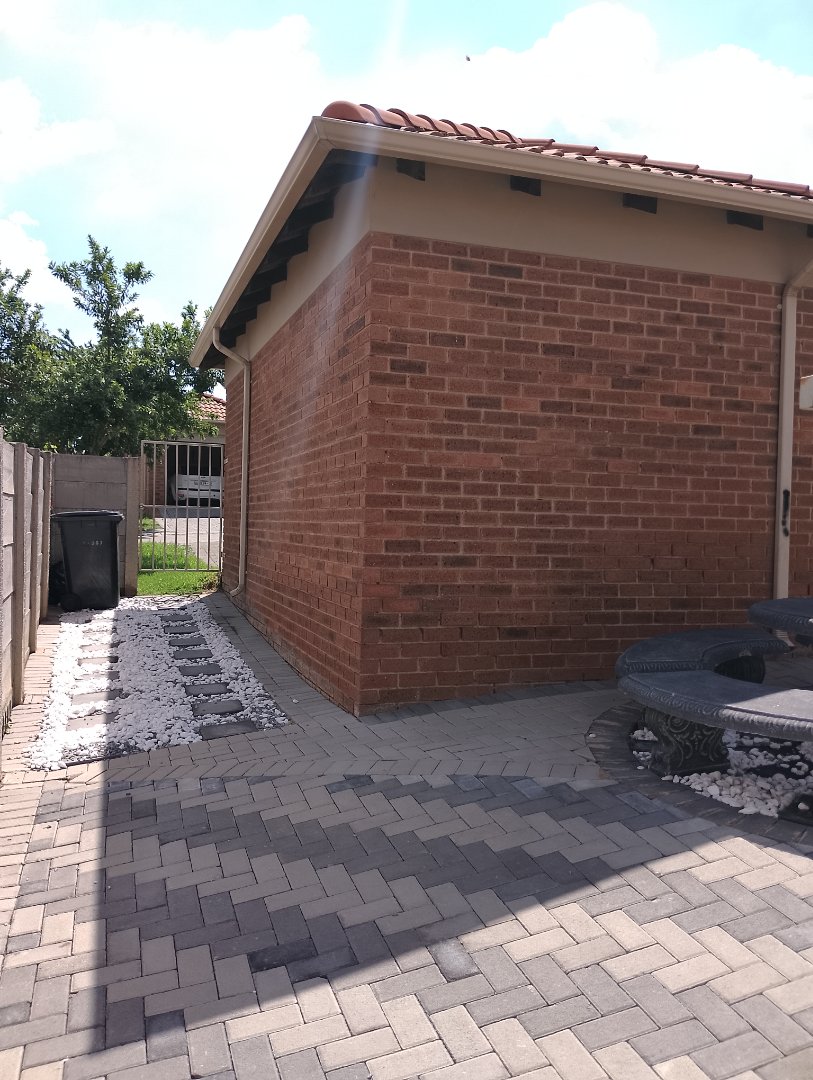 3 Bedroom Property for Sale in Thatch Hill Estate Gauteng