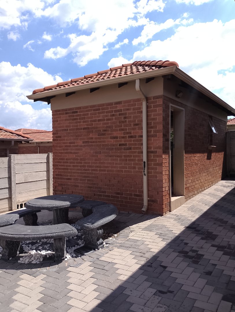 3 Bedroom Property for Sale in Thatch Hill Estate Gauteng