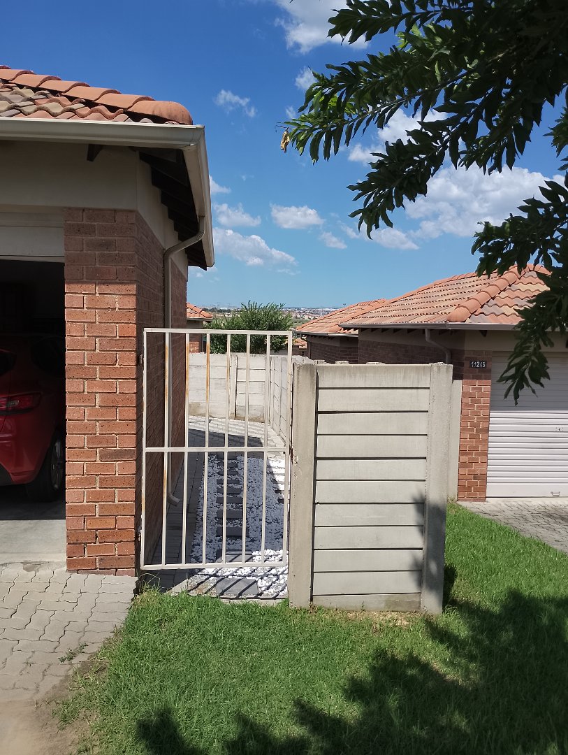 3 Bedroom Property for Sale in Thatch Hill Estate Gauteng