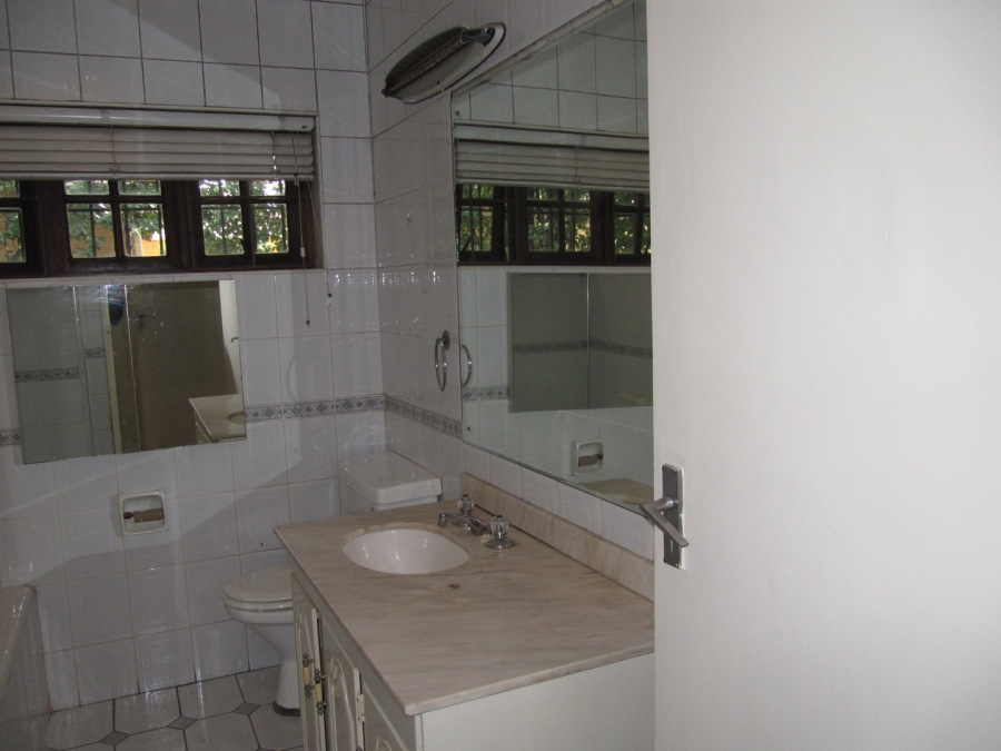 To Let 3 Bedroom Property for Rent in Greenside Gauteng