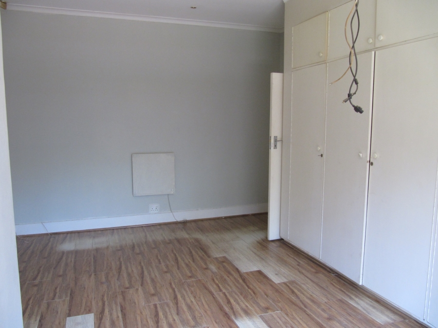 To Let 3 Bedroom Property for Rent in Greenside Gauteng