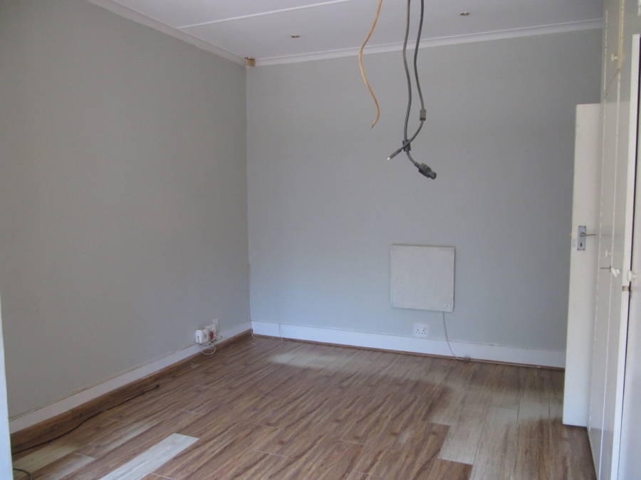 To Let 3 Bedroom Property for Rent in Greenside Gauteng