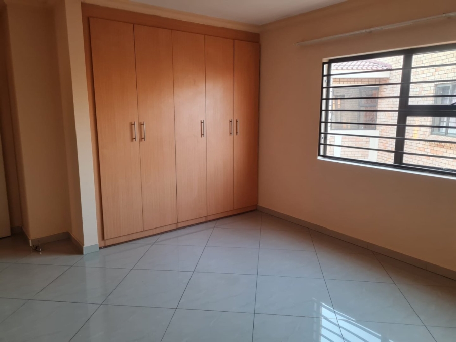 To Let 3 Bedroom Property for Rent in Lenasia Ext 13 Gauteng