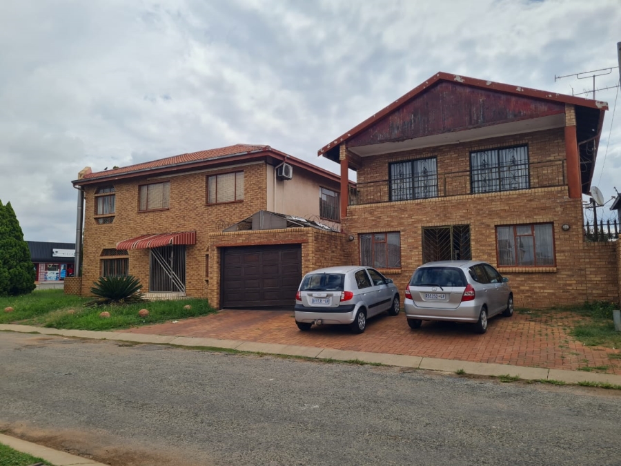 11 Bedroom Property for Sale in Lenasia South Gauteng