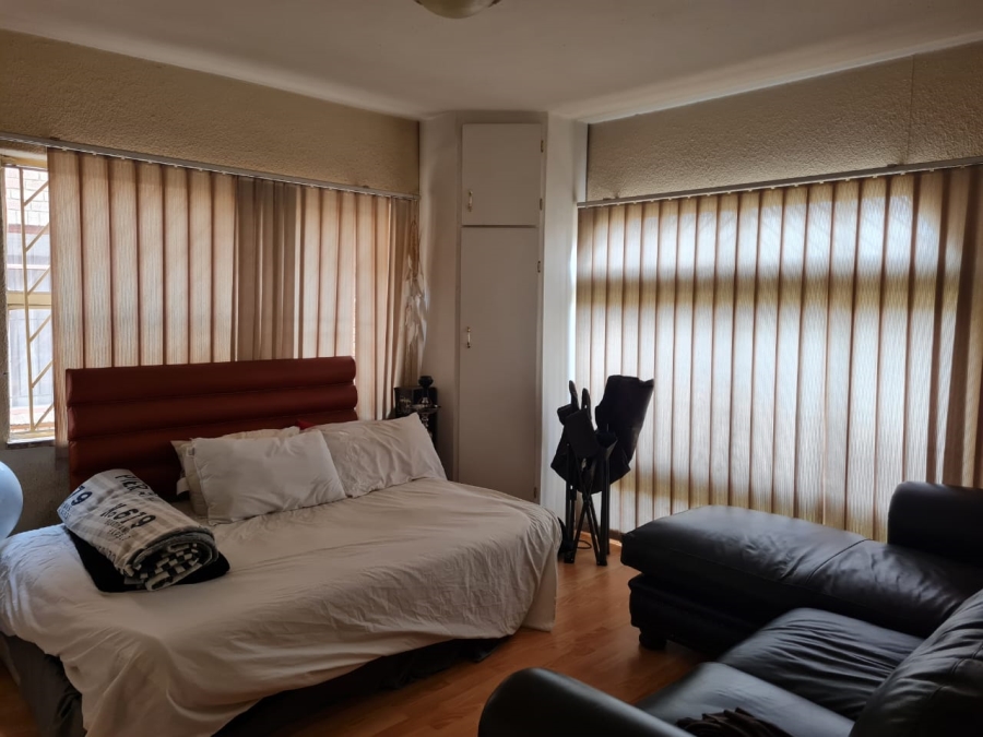 11 Bedroom Property for Sale in Lenasia South Gauteng