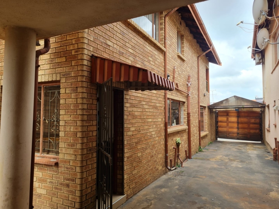 11 Bedroom Property for Sale in Lenasia South Gauteng