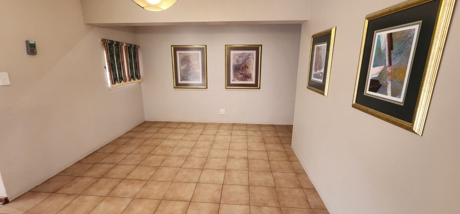 To Let 3 Bedroom Property for Rent in Eldopark Gauteng