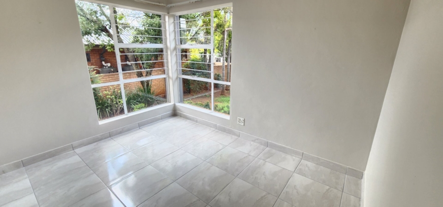 To Let 3 Bedroom Property for Rent in Eldopark Gauteng