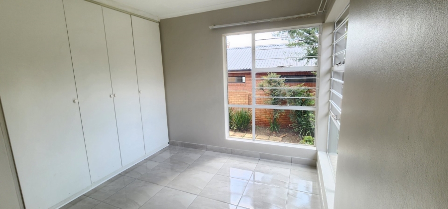 To Let 3 Bedroom Property for Rent in Eldopark Gauteng