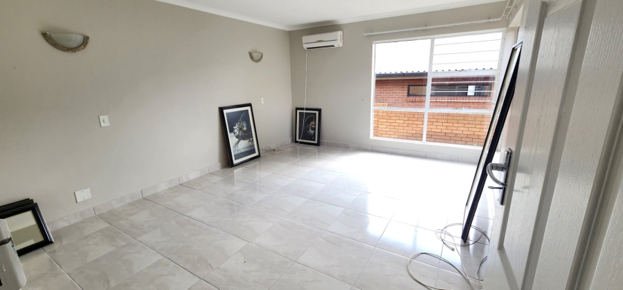 To Let 3 Bedroom Property for Rent in Eldopark Gauteng