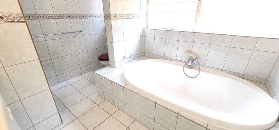 To Let 3 Bedroom Property for Rent in Eldopark Gauteng