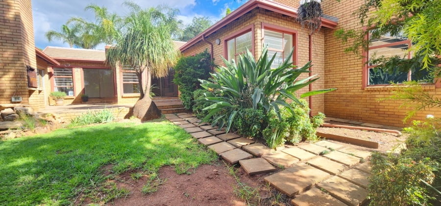 To Let 3 Bedroom Property for Rent in Eldopark Gauteng